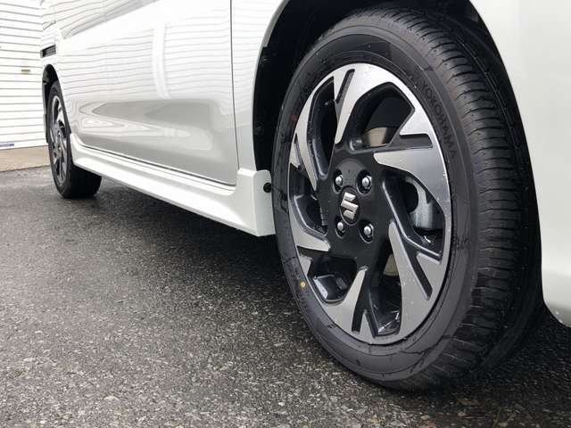 届出済未使用車　セーフティサポート　スズキコネクト対応9型メモリナビ　フルセグ　Bluetooth接続　カープレイ　全方位モニタ　1タッチWパワスラ　シートヒータ　アダプティブクルーズ　サーキュレータ