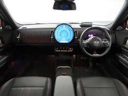 運転席及び助手席におかけになっている瞬間をイメージしてみてください。重厚感のある室内空間は外からの音を遮断し、唯一のプライベート空間を演出しております。