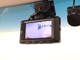 【ドライブレコーダー】もしもの衝突の時、あなたの走行状態をしっかりと記録するドライブレコーダーも付いているので、万が一の時にも安心です。
