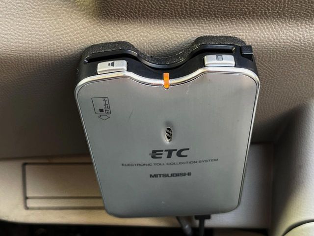 【ETC】高速道路の料金所をストレスなく通過！話題のスポットやサービスエリアに多い「スマートIC」利用時は必須のアイテムです。当店でセットアップを実施、ご納車当日からすぐにご利用いただけます！