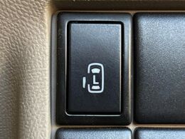 【パワースライドドア】スマートキーや運転席のスイッチでスライドドアの開閉が可能♪電動だから力を入れてドアを開ける必要が無く、小さいお子様でも、重い荷物を持っている時もラクに開け閉めできます♪