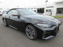 当社ではコーティングも承っております！BMWがおススメするイノベクションコーティングは塗装面を守りながら新車時の深い光沢と重厚なつやを保ち続ける事ができます。愛車を長くキレイな状態でお乗りいただけます♪