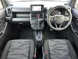 インパネ周りの画像です。店舗にて現車の確認もいただけますので、お電話で在庫のご確認の上是非ご来店くださいませ！！！ワクワクするクルマ選びをご提案します！