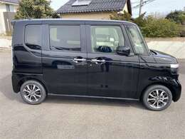 大きすぎず、小さすぎず、運転もしやすくシートアレンジも多彩で、どの世代の方にも気に入っていただけるお車です♪