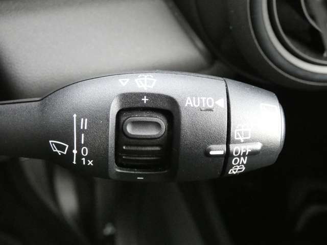 雨天時に便利なオートワイパー！