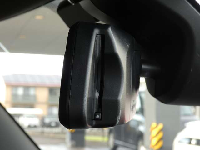 ETC2.0一体型の自動防眩機能付きバックミラー！後続車のヘッドライトの眩しさを自動で軽減してくれます！