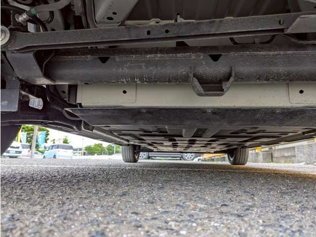 下回りや足回りのサビが気になる方はお申し付けください！シャシーブラックによる塗装も承ってますので、当店スタッフまでお気軽にご相談下さい♪お問い合わせは022-288-4190♪