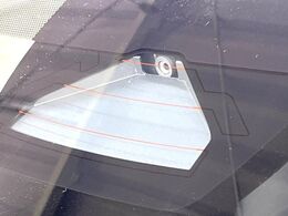 【トヨタセーフティセンス】走行中に前方の車両等を認識し、衝突しそうな時は警報とブレーキで衝突回避と被害軽減をアシスト。より安全にドライブをお楽しみいただけます。