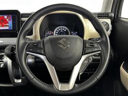 【ステアリング】軽い力で扱いやすいハンドルです。目立つ傷やスレなどなく綺麗な状態です！除菌プランいれていただくとさらに快適に！清潔なお車はお子様にも安心ですね！