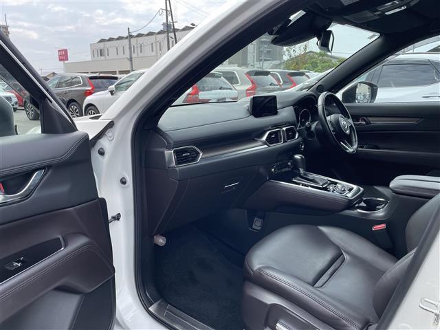 【窓操作部】軽い力で、窓を開けたり閉めたりすることができます！掲載箇所以外にご希望の写真がございましたら、お気軽にお問い合わせ下さい！メールや郵送でお送りさせていただきます。