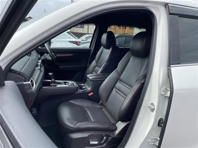 【助手席】きれいな助手席なので家族や友だちに乗ってもらっても安心です！