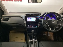 開放感のある運転席まわり！　運転席からの視界は良好です！！