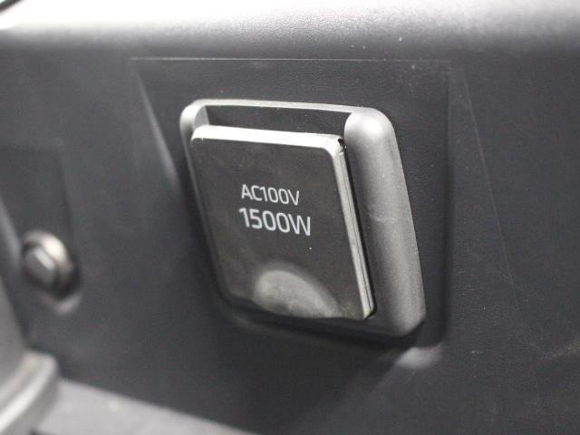 便利なアクセサリーコンセント(AC100V・1500W)が装備されています。大容量の電気エネルギーによりアウトドアシーンや停電などの非常時に便利な機能です。