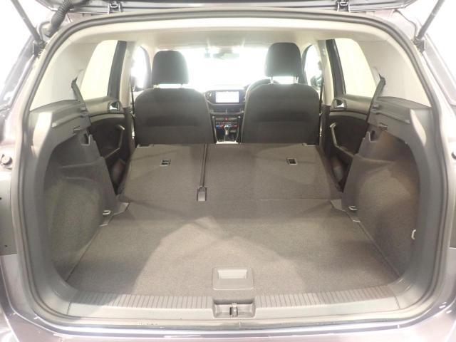 ラゲージルームだって広々です！シートを倒して更にお荷物積めちゃいます♪