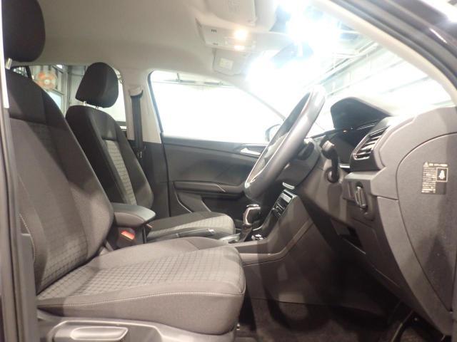 やや硬めの、ゆったりと座れるシートで、ロングドライブも快適です！！