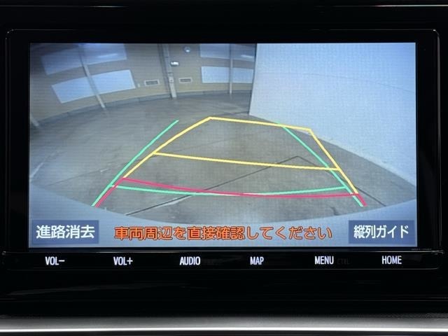 バックモニター付なので後退時に後方が見えるので安心。　車は構造上、死角がたくさんなので万が一を考えると必須ですね。　あくまで補助の為の装備、バックは目視で確認する事が重要ですよ。