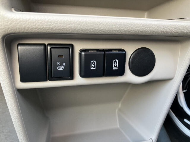 ★ナオイオートInstagram★[　＠naoiauto_car　]で検索！お得なセール情報や人気のお車を動画で紹介しております！