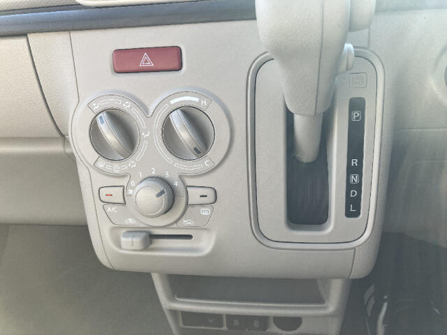自社ホームページでは、お得な情報満載！最新チラシや目玉車などの情報は【ナオイオート　車販売】で検索★