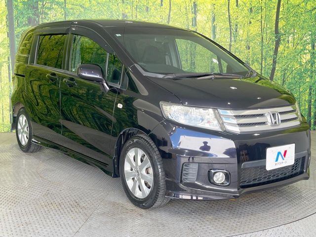 大好評のボディコーティング「弾スプラッシュコート」もご納車までに施工可能。通常のガラスコートと異なる、耐久年数6年の無機質ガラスコーティングが、ボディをキレイな状態に保ってくれます。