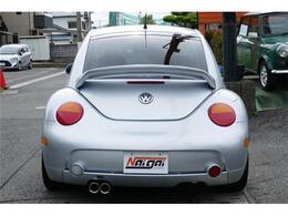 奥様のくつろぎ空間も充実！おいしいコーヒーでも！旦那様にはアフターパーツコーナーに！ついつい時間が経つのを忘れてしまう。車選びも大切だけど、お店選びにも拘ってみてください！