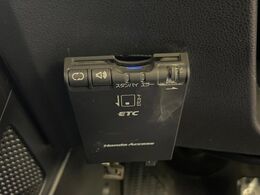 【ETC】高速道路の料金所をストレスなく通過！話題のスポットやサービスエリアに多い「スマートIC」利用時は必須のアイテムです。当店でセットアップを実施、ご納車当日からすぐにご利用いただけます！