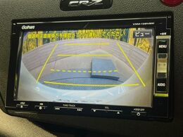 【バックカメラ】駐車時に後方がリアルタイム映像で確認できます。大型商業施設や立体駐車場での駐車時や、夜間のバック時に大活躍！運転スキルに関わらず、今や必須となった装備のひとつです！