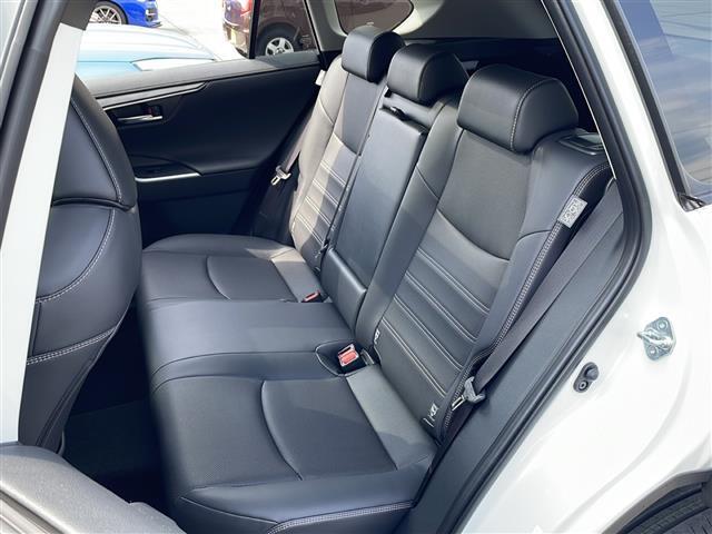 気になる車はすぐにお問い合わせください！右のカーセンサー専用無料ダイヤルから、専門スタッフがお車のご質問にお答えいたします！
