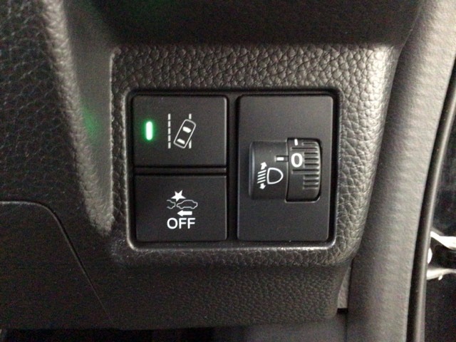 ホンダが推し進める総合先進安全装備のセンシング搭載！　衝突や斜線はみだしなどの危険が予測される時、センサーが警告。ヒューマンエラーを高度先進技術が補完してくれます。