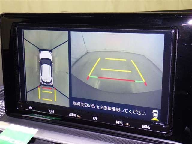 バックモニターも装備しております。バックギアに入れるとナビ画面に車の後方が映し出されます。これで後方確認も安心！