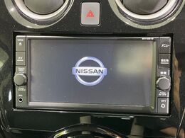 【純正ナビ】人気の純正ナビを装備。オーディオ機能も充実しており、Bluetooth接続すればお持ちのスマホやMP3プレイヤーの音楽を再生可能！毎日の運転がさらに楽しくなります！！