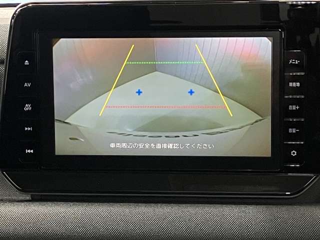 【バックモニター】駐車時に後ろの映像がナビゲーションにうつるので駐車がらくらく★車庫入れが心配な方もバックモニターで安心★