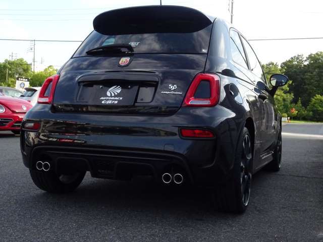 まずは担当者から一言！ABARTH595はこのカメラアングルがなかなかいかしている！