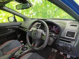 「この車の写真をもっと見たい」「状態が気になる」「この装備はついている？」どんな小さな疑問でもお気軽にお問い合わせください！