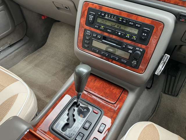 納車前には内装・外装綺麗にさせて頂きます！ぜひ現車確認をお願いいたします！お電話は072-284-8233まで！