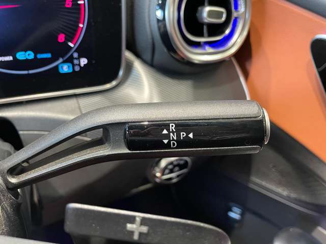 車両は屋内展示しておりますので天候に関係なくごゆっくりコンディションご確認頂けます。車両を倉庫へ保管している場合が御座いますのでご来店前に在庫確認頂けると幸いです。TEL072-784-8800