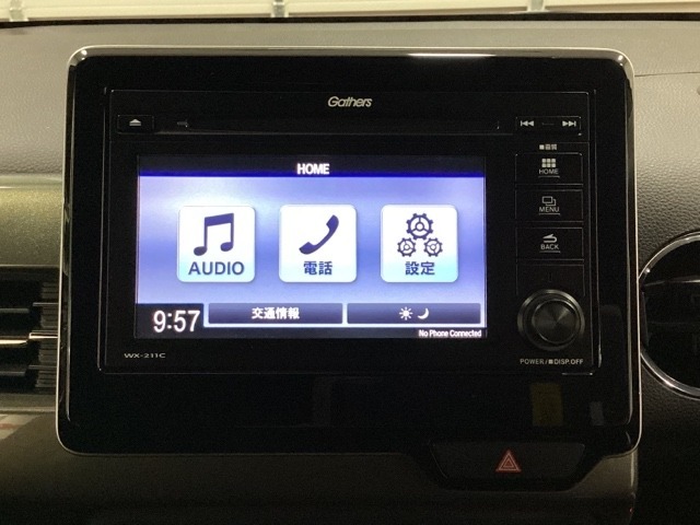 オーディオはワンセグTV対応のGathersディスプレイ・オーデイオを搭載しています。CD再生の他に、USB端子を使って、外部入力から音楽なども楽しめます。