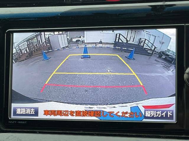 【バックカメラ】駐車時に後方がリアルタイム映像で確認できます。大型商業施設や立体駐車場での駐車時や、夜間のバック時に大活躍！運転スキルに関わらず、今や必須となった装備のひとつです！