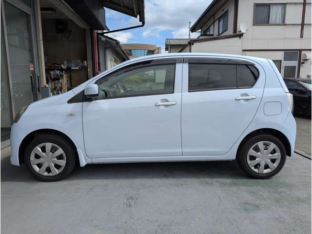 納車前にポリッシャーでの磨きを行っております！大変ご好評を頂いております♪驚くほどピッカピカになりますよ！