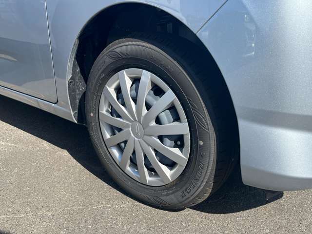 ☆お車についた傷やヘコミ、事故の修理もハヤシにお任せください。自社鈑金工場で修理ができますの安心です☆