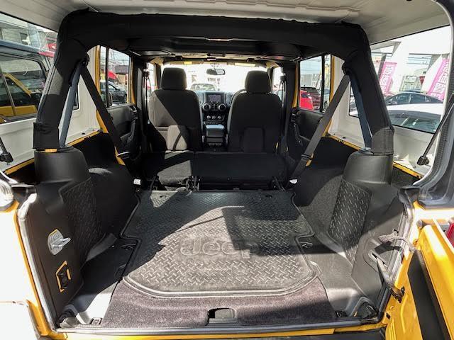 【シートアレンジ】乗せる人数、荷物によってシートをアレンジすれば、ダンボールなどの大きい荷物や、釣り具などの長尺物も載せられそうですね！
