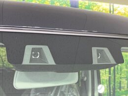 【スズキ　セーフティサポート】走行中に前方の車両等を認識し、衝突しそうな時は警報とブレーキで衝突回避と被害軽減をアシスト。より安全にドライブをお楽しみいただけます。