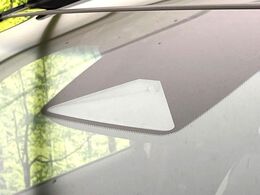 【ホンダセンシング】走行中に前方の車両等を認識し、衝突しそうな時は警報とブレーキで衝突回避と被害軽減をアシスト。より安全にドライブをお楽しみいただけます。