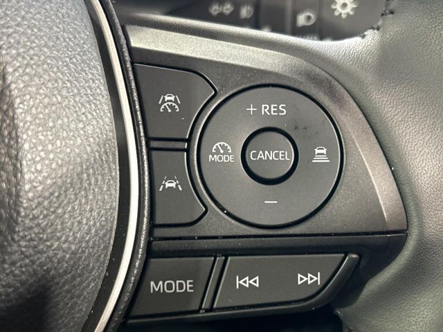 【レーダークルーズコントロール】高速道路での長距離走行が楽に！！自動で速度を保つクルーズコントロールが、衝突軽減システムと連携し、前方の車両を感知して車間を保つように速度調節してくれます！！