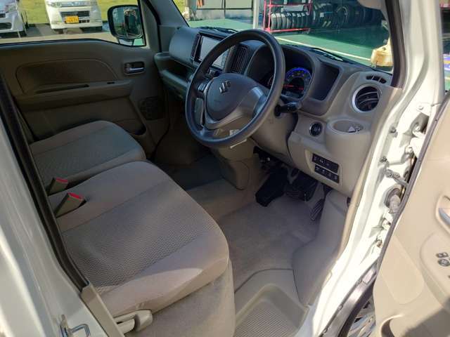 ★フロントシート★は綺麗・清潔に仕上げております。オイル交換サービス中♪オイル交換＆定期点検無料（＊＾＿＾＊）九州運輸局長指定の自社工場あります（＊＾＿＾＊）当社の2級整備士にお任せください！！