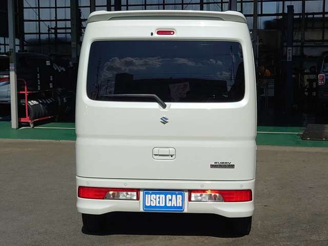 ★リアからの一枚です★鈑金塗装格安でご提供しております♪販売後のアフターフォローもお任せ下さい♪事故や故障のレッカーもしております！車検や12ヵ月点検も実施出来ますのでお車全てお任せ下さい(*^-^*)