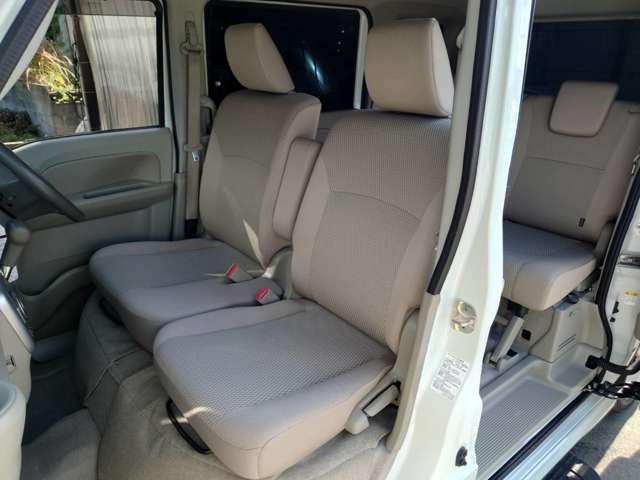 ★助手席★シート廻りは使用感も少なく、良好な状態となっています♪丁寧に使われていたことがよくわかります(*^_^*)気になるようなキズ・汚れやへたり等、大きなダメージはなく、良好な状態です♪