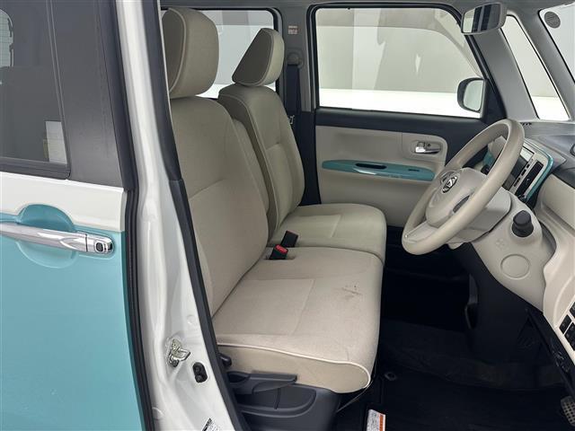 【運転席】座り心地が良いシートなので長時間の運転でも快適にお過ごしいただけます。新品のフロアマットのご注文も可能です。掲載箇所以外にご希望の写真がございましたらお気軽にお問い合わせ下さい。