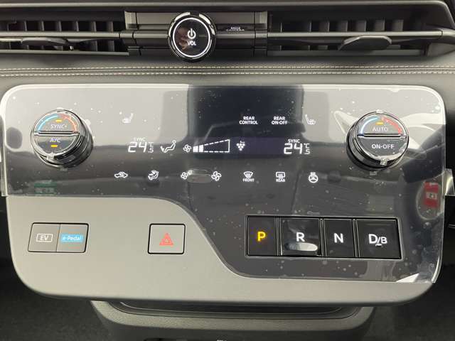 【運転席操作部】快適なドライブを楽しむための機能が装備されています！運転席から触れるので、使いやすいです！除菌プランいれていただくと、さらに清潔で安心していただけます！