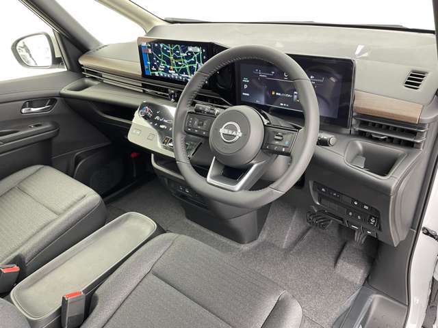 【インパネ全体】全方位で視界が広く、高い目線で運転もしやすいです！