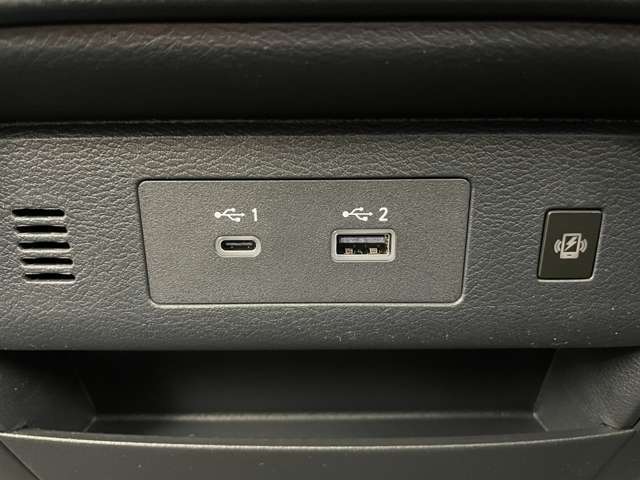 【運転席操作部】快適なドライブを楽しむための機能が装備されています！運転席から触れるので、使いやすいです！除菌プランいれていただくと、さらに清潔で安心していただけます！